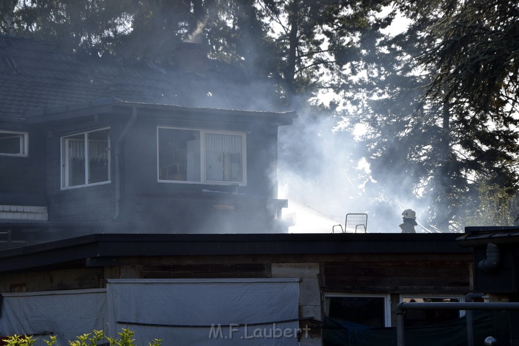 Grossfeuer Einfamilienhaus Siegburg Muehlengrabenstr P1286.JPG - Miklos Laubert